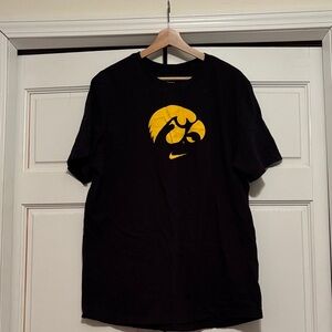 Nike Men's Iowa Hawkeye Black and Yellow Graphic T Shirt